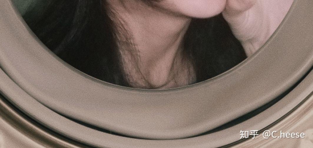 作为一个女孩子有喉结还很明显是一种什么样的体验?