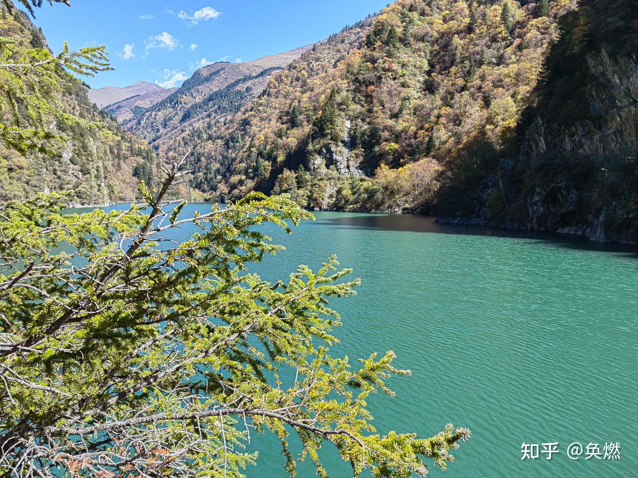 国内哪里可以看到层林尽染的秋日美景