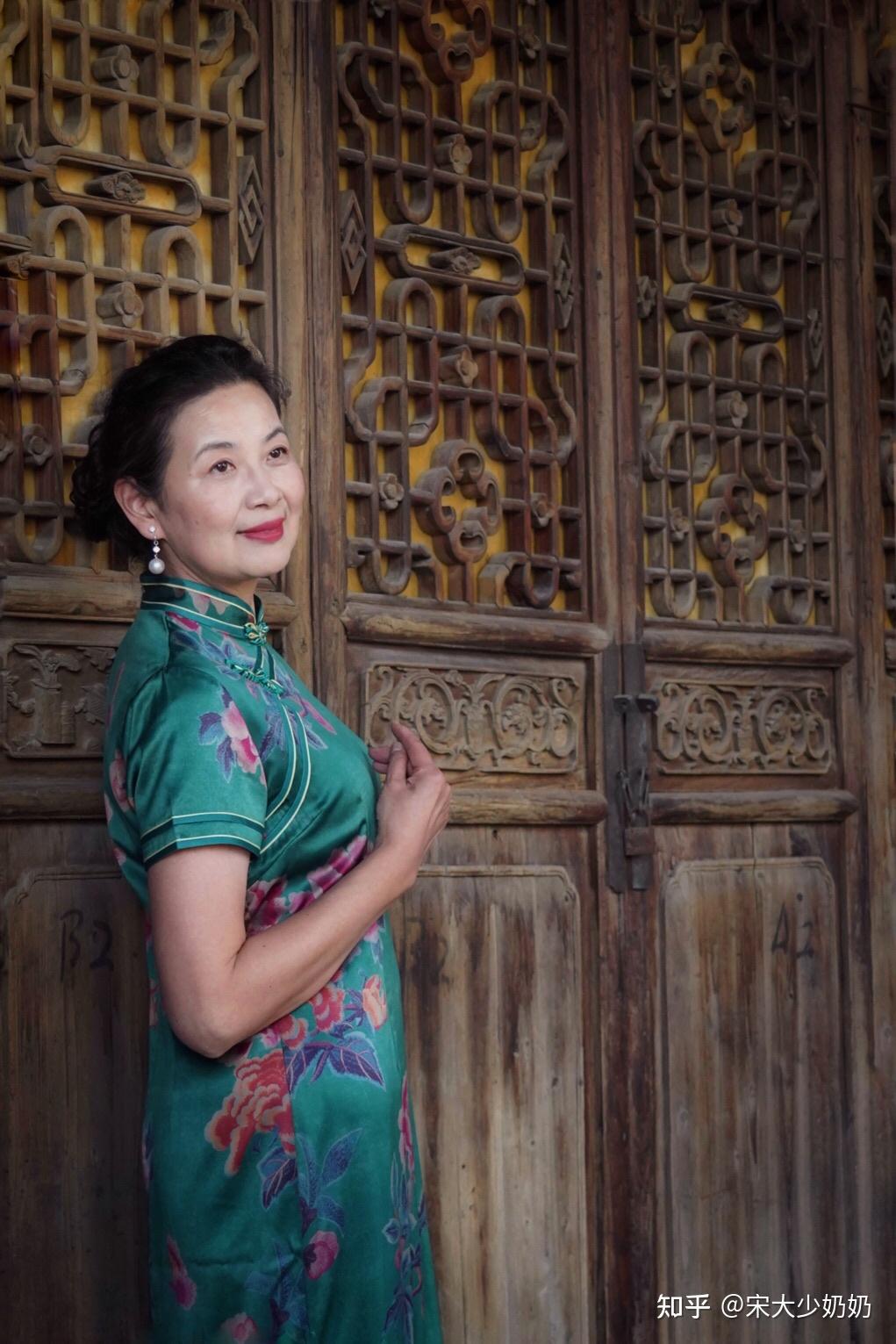 想送妈妈一件旗袍有什么推荐的吗