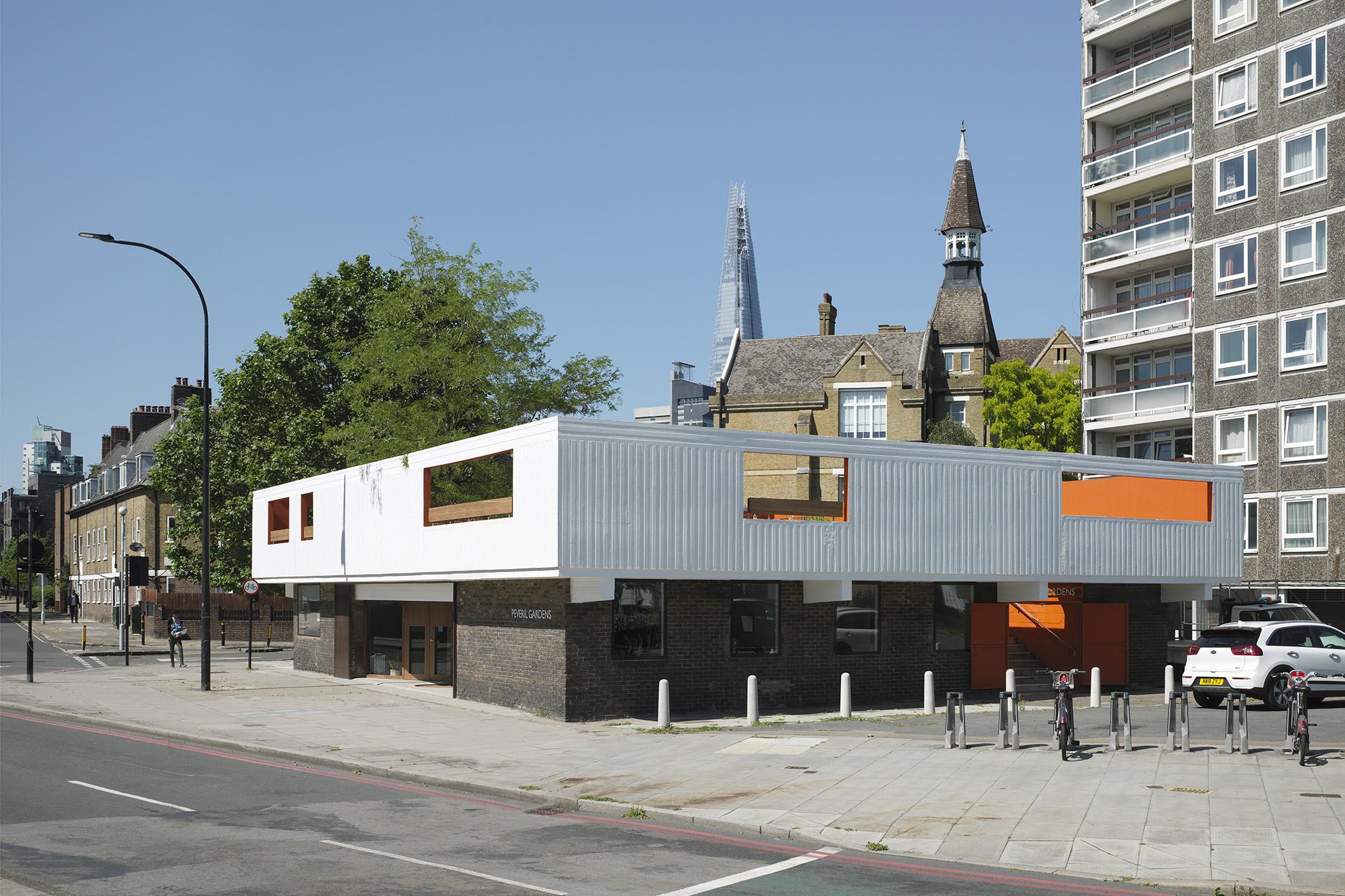 佩弗利尔屋顶花园艺术中心,英国伦敦