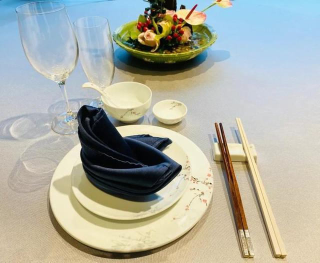 中餐礼仪筷子的摆放图片