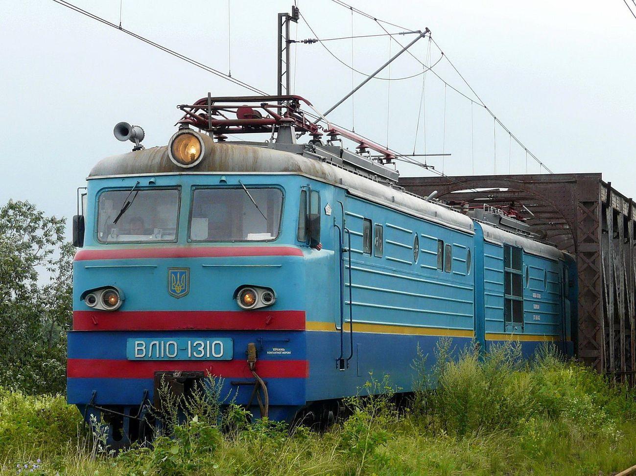 铁道科普来自格鲁吉亚苏拉姆山口的八爷苏联铁路vl10型电力机车