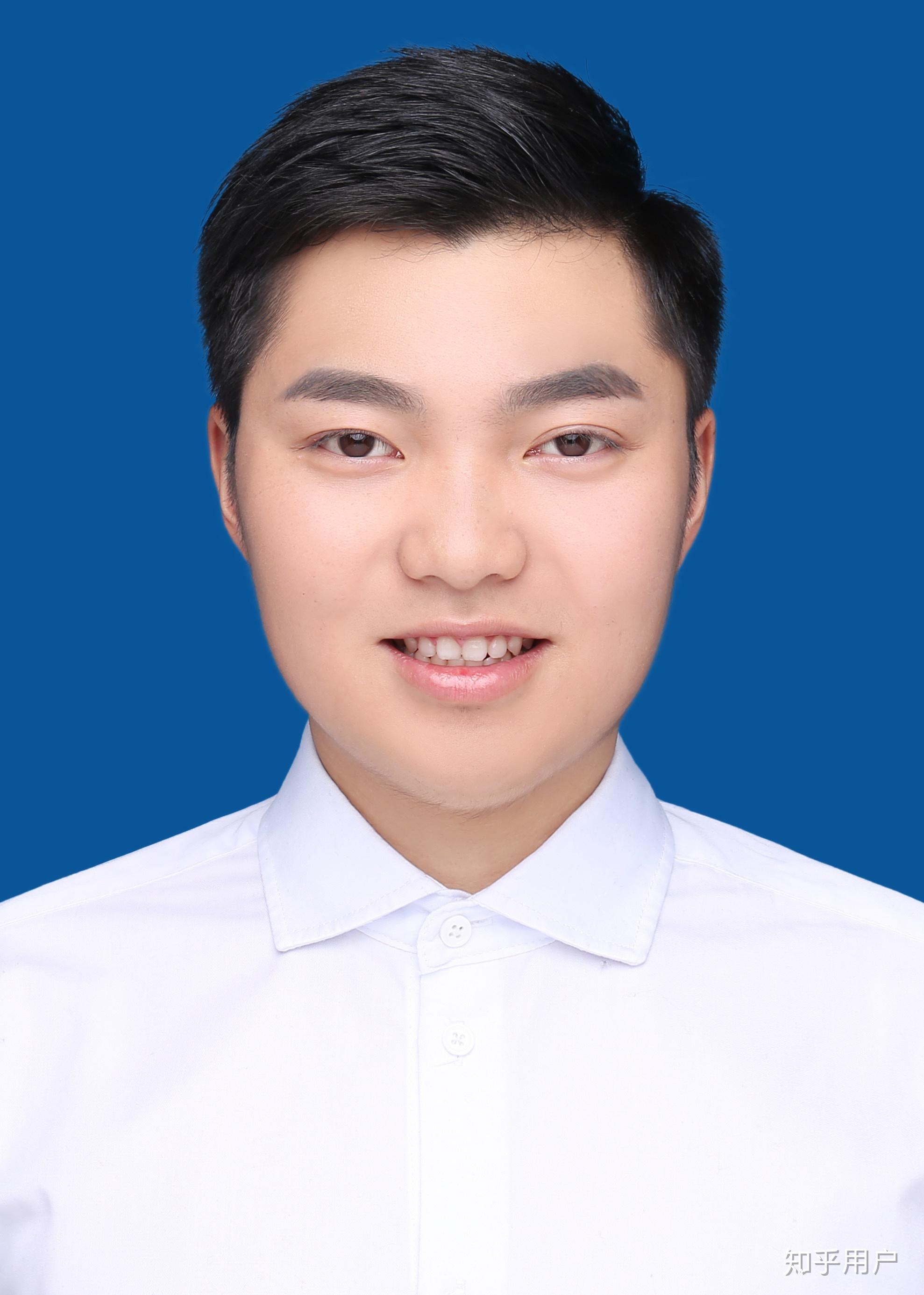 花99拍一张海马体照相馆证件照值得么?