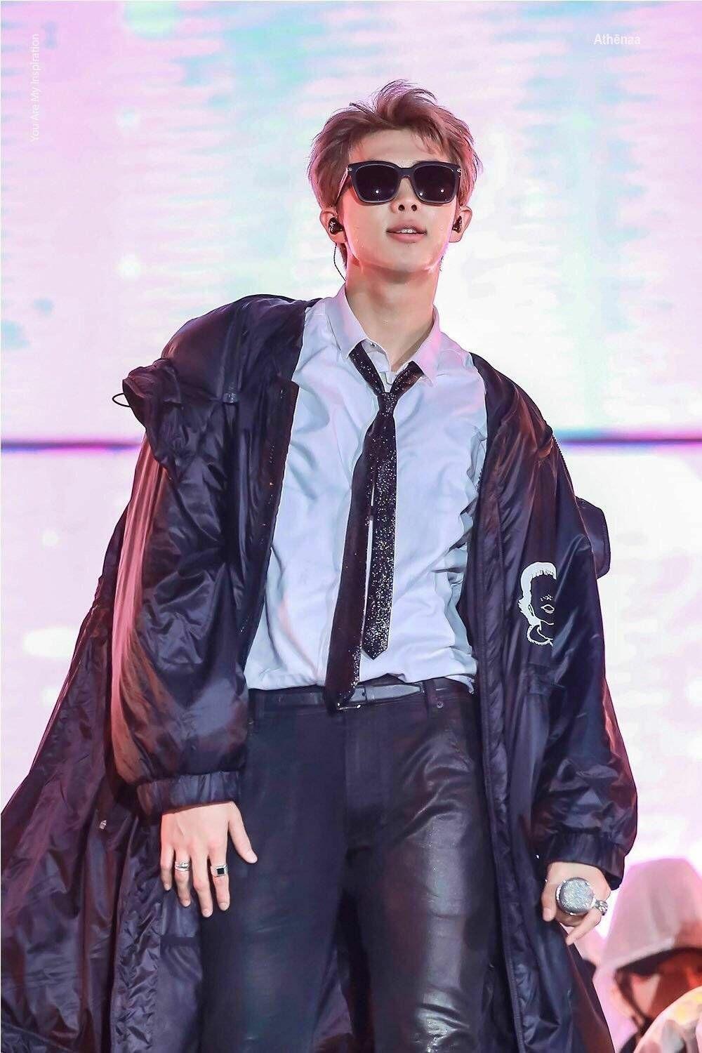 有没有金南俊的神图这哥的不好找啊