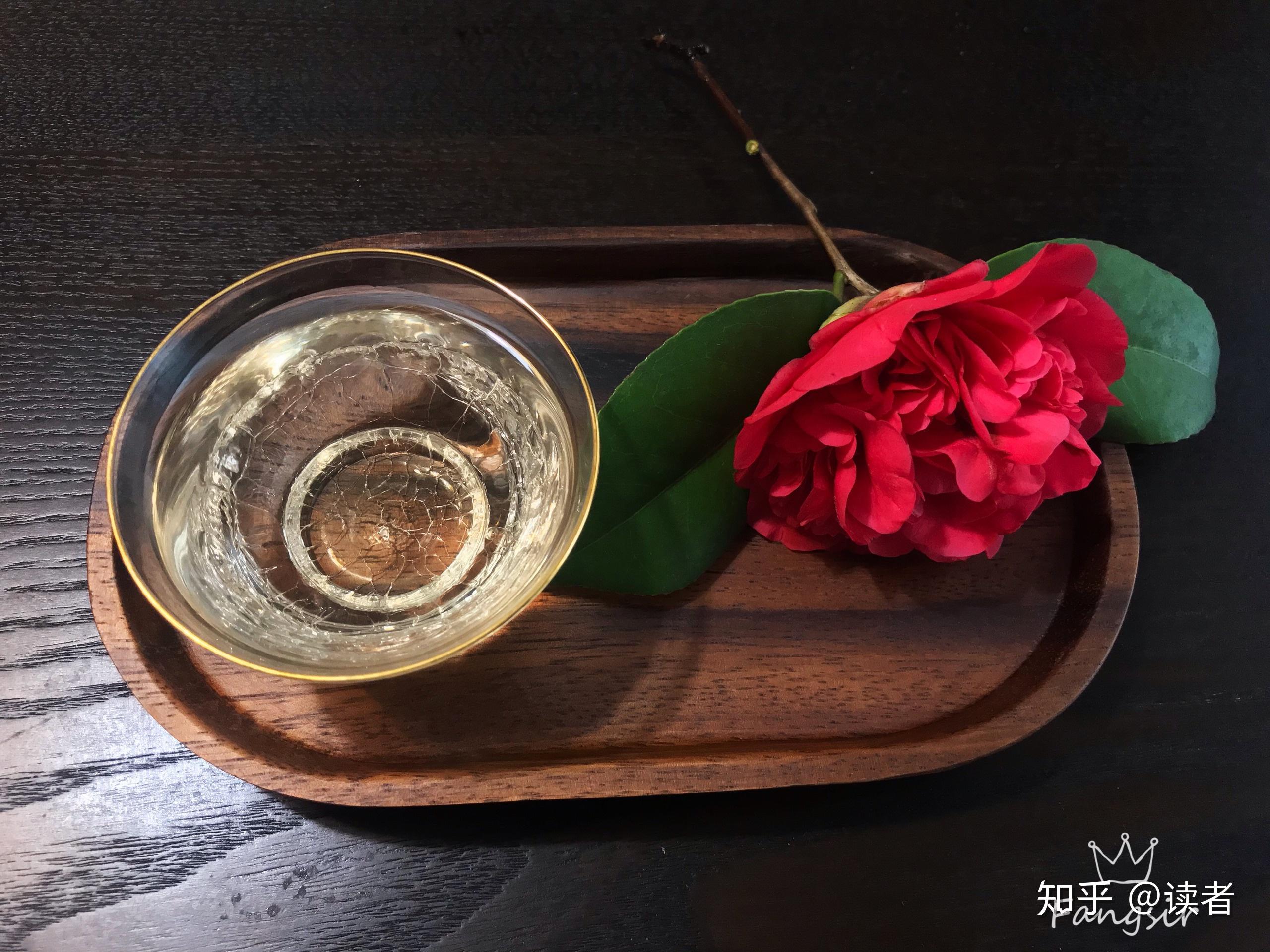 閒來拈花惹草興至煮酒烹茶