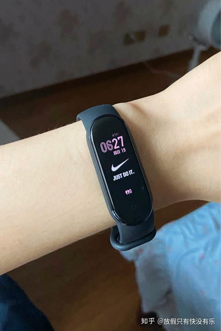有哪些适合小米手环5好看的表盘壁纸? - 知乎