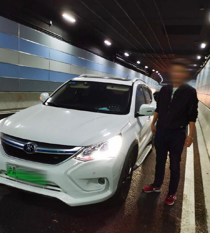 一人刑拘一人行拘 上海龙耀路隧道斗气车司机均被依法处理 知乎