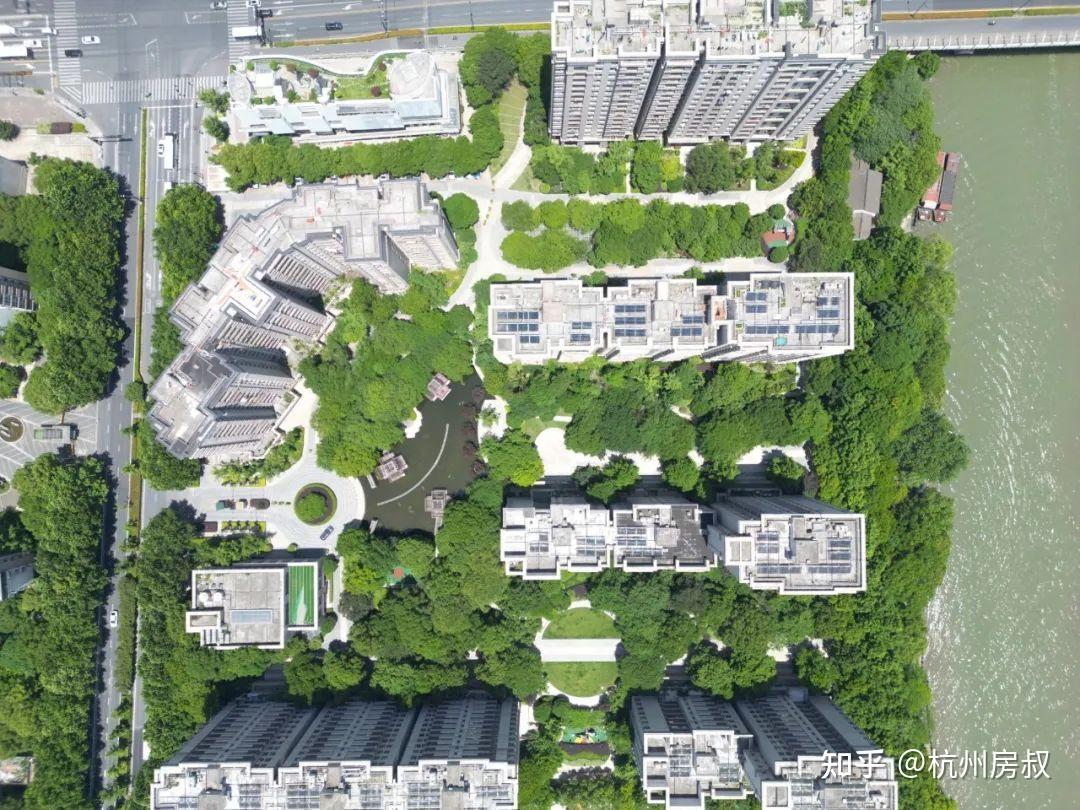 凯德龙湾航拍平面凯德·龙湾,占据桥西沿河最稀少的住宅用地之一