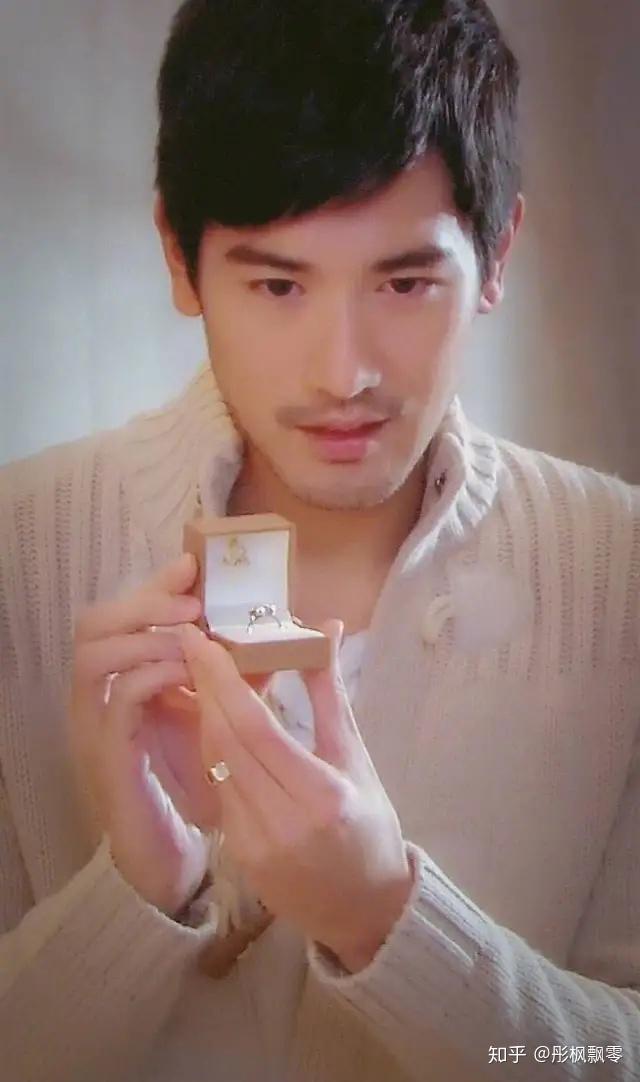 为什么焦俊艳会在高以翔花名册上