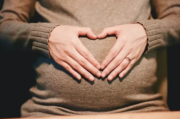 孕妇初感胎动时间一般在 胎膜早破是指 初感胎动的时间是在妊娠