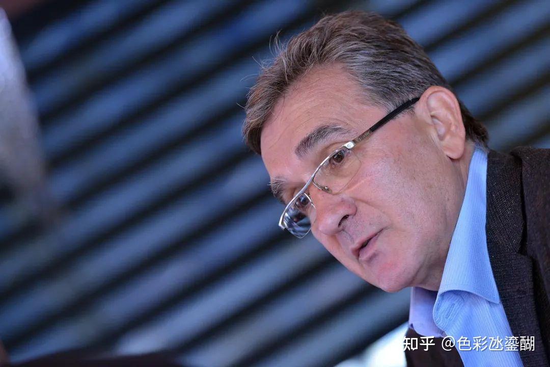 国足临战媒体见面会今天举行国足新帅登场踌躇满志的