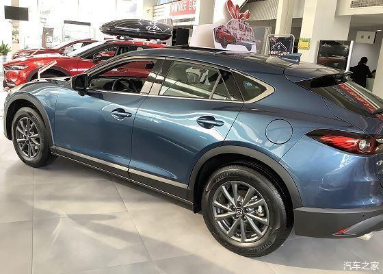 到店实拍2021款马自达cx4恒星蓝涂装很大方配hudbose音响