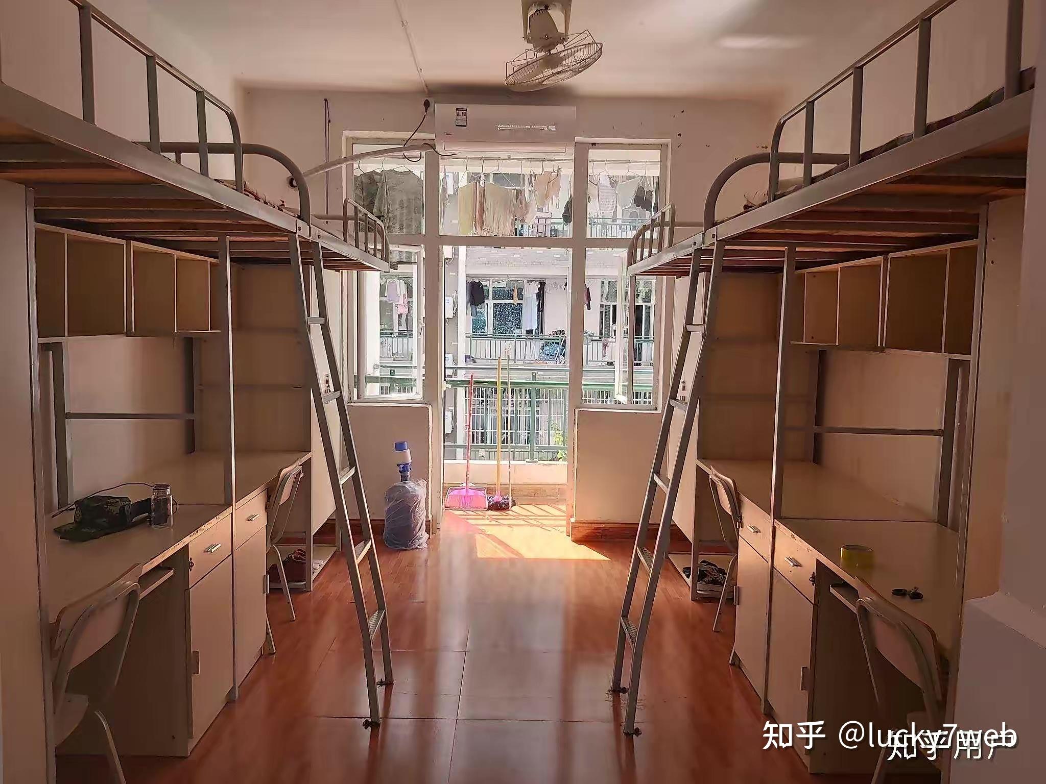 关于湖南的吉首大学张家界学院