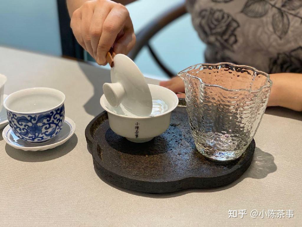 泡茶、倒茶、分茶、递茶、换茶，一次说清5个茶桌礼仪，很实用 - 知乎