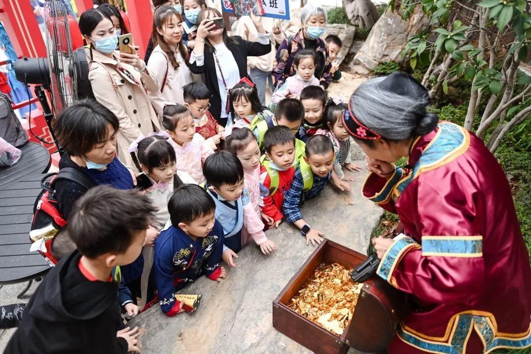 福州吉的堡幼兒園秋季親子嘉年華傳承非遺逛賞古鎮