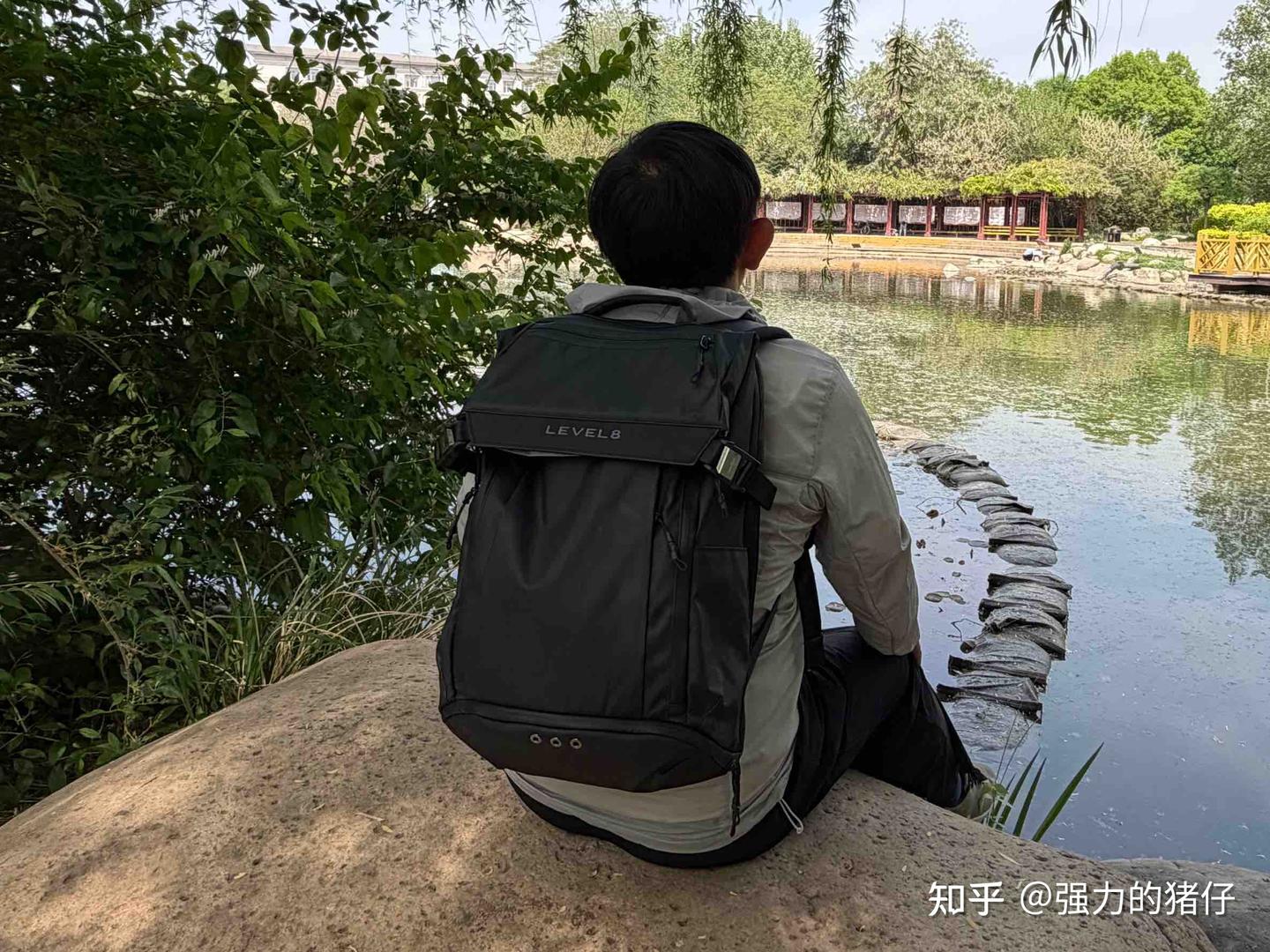 通勤出差一包搞定!低调耐造还能装的地平线轻旅行背包