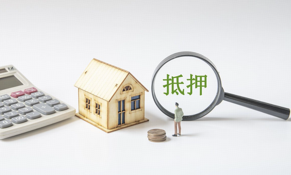 表弟抵押表哥新车贷14万要还21万，逾期后车辆被放贷公司半夜开走，这样做合理吗？法律上如何解读？