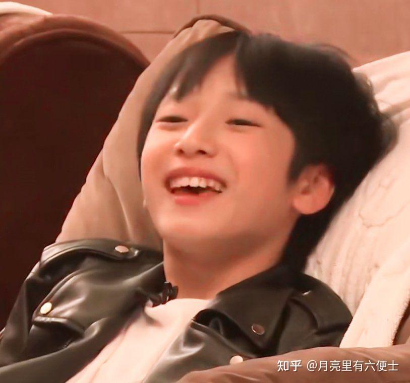 求几张严浩翔以前的照片