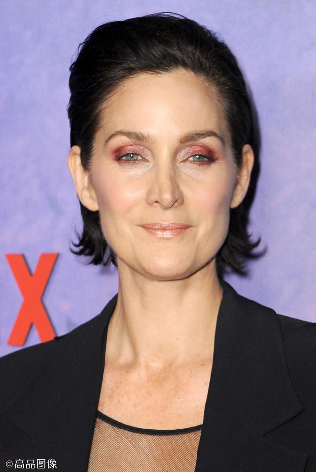 漫威电视剧杰西卡琼斯第二季首映女主还是那么美