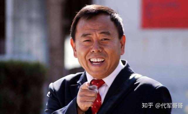 赵本山付出了很多,也是霸屏春晚最多的喜剧演员,虽然他现在已经退出
