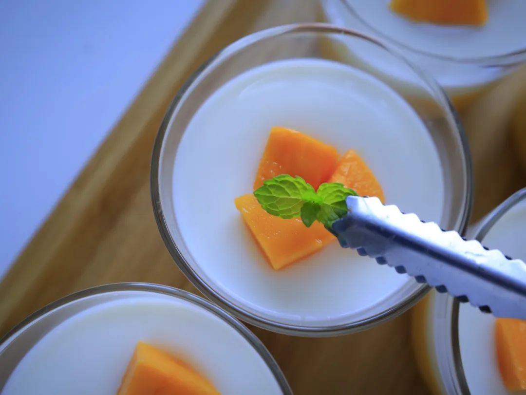 不用烤箱椰奶芒果双层布丁的做法