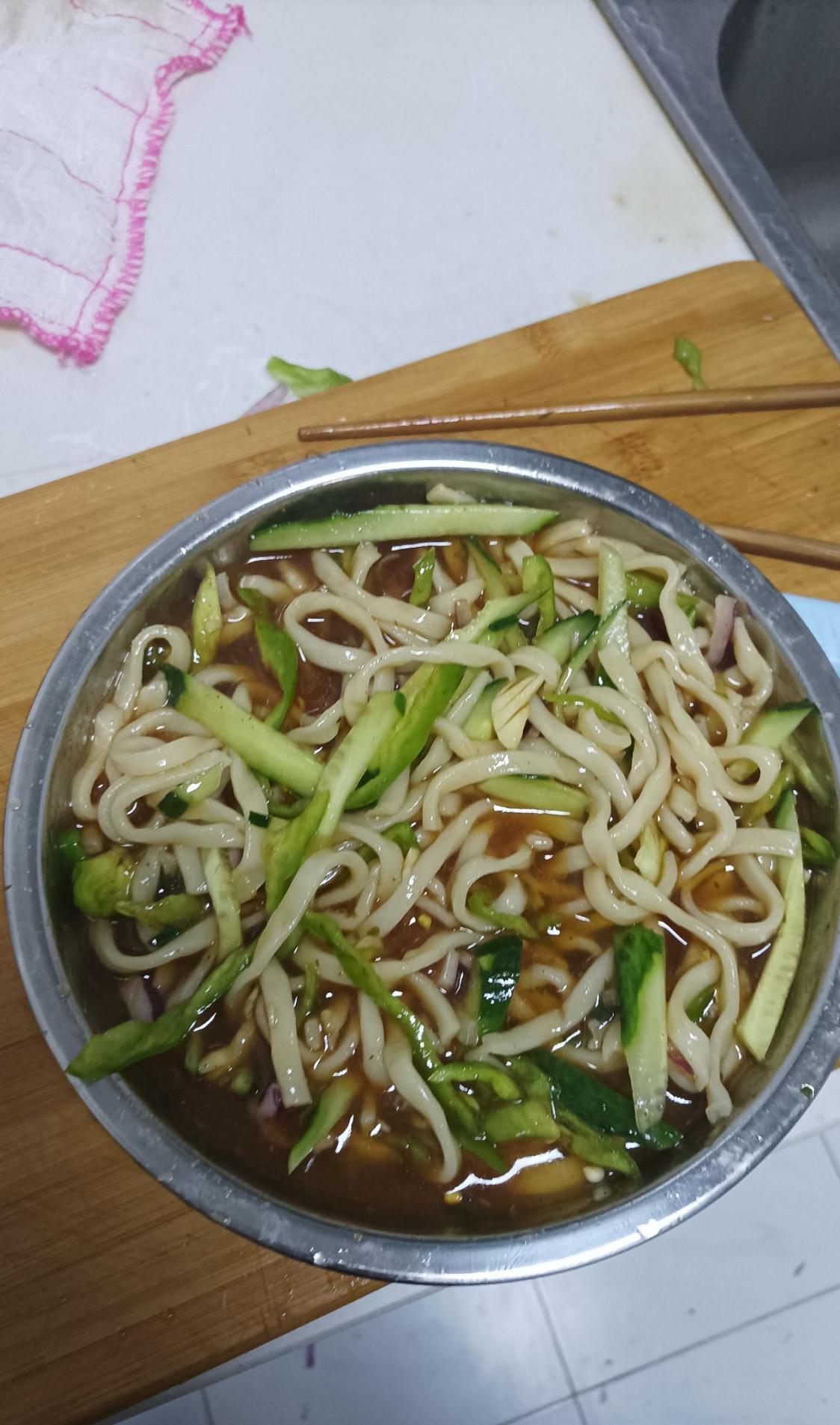 凉面的制作手法