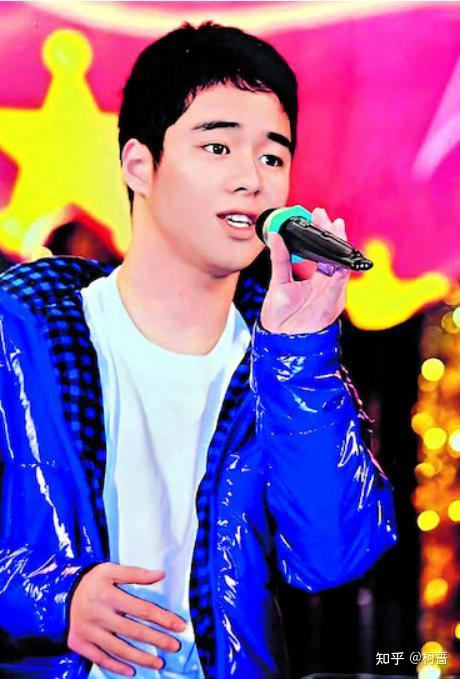 但没增加自信心,从小到大自觉"不靓仔,而且太肥",当年参加《全民造星