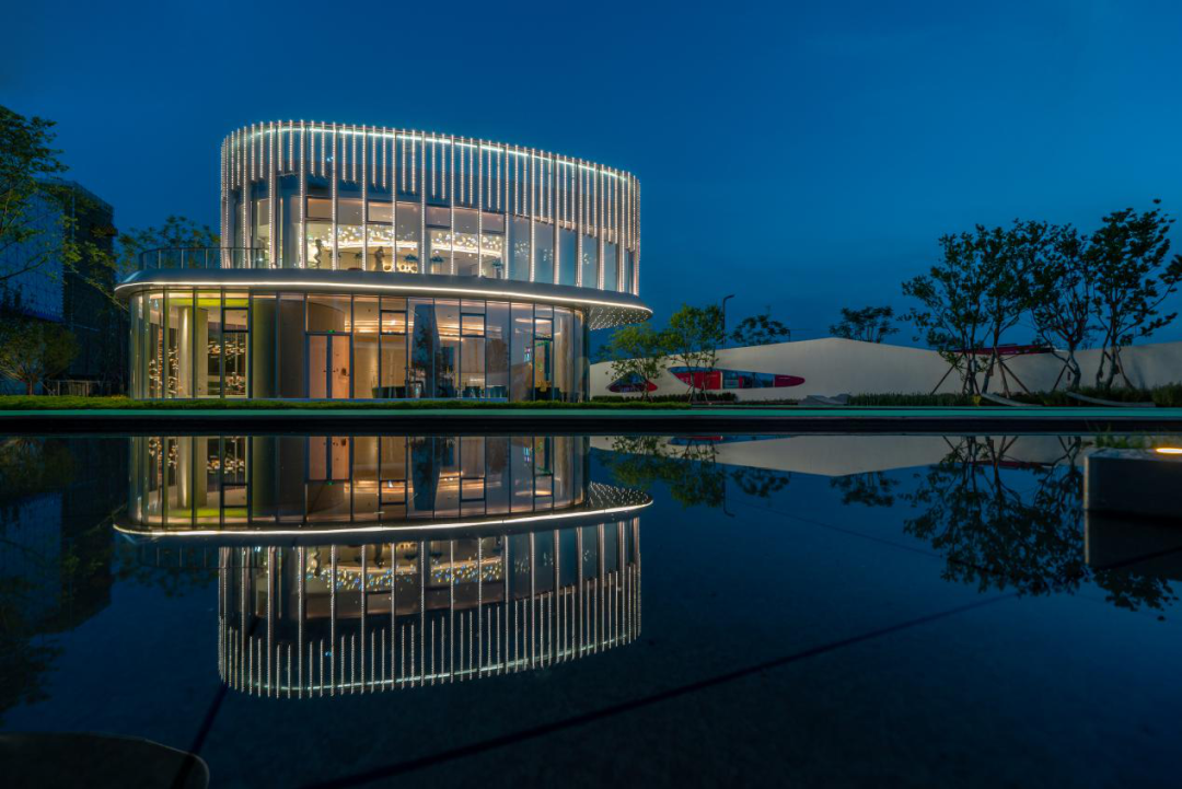 一半麓湖一半公园探寻成都最国际高端的美学体验生活