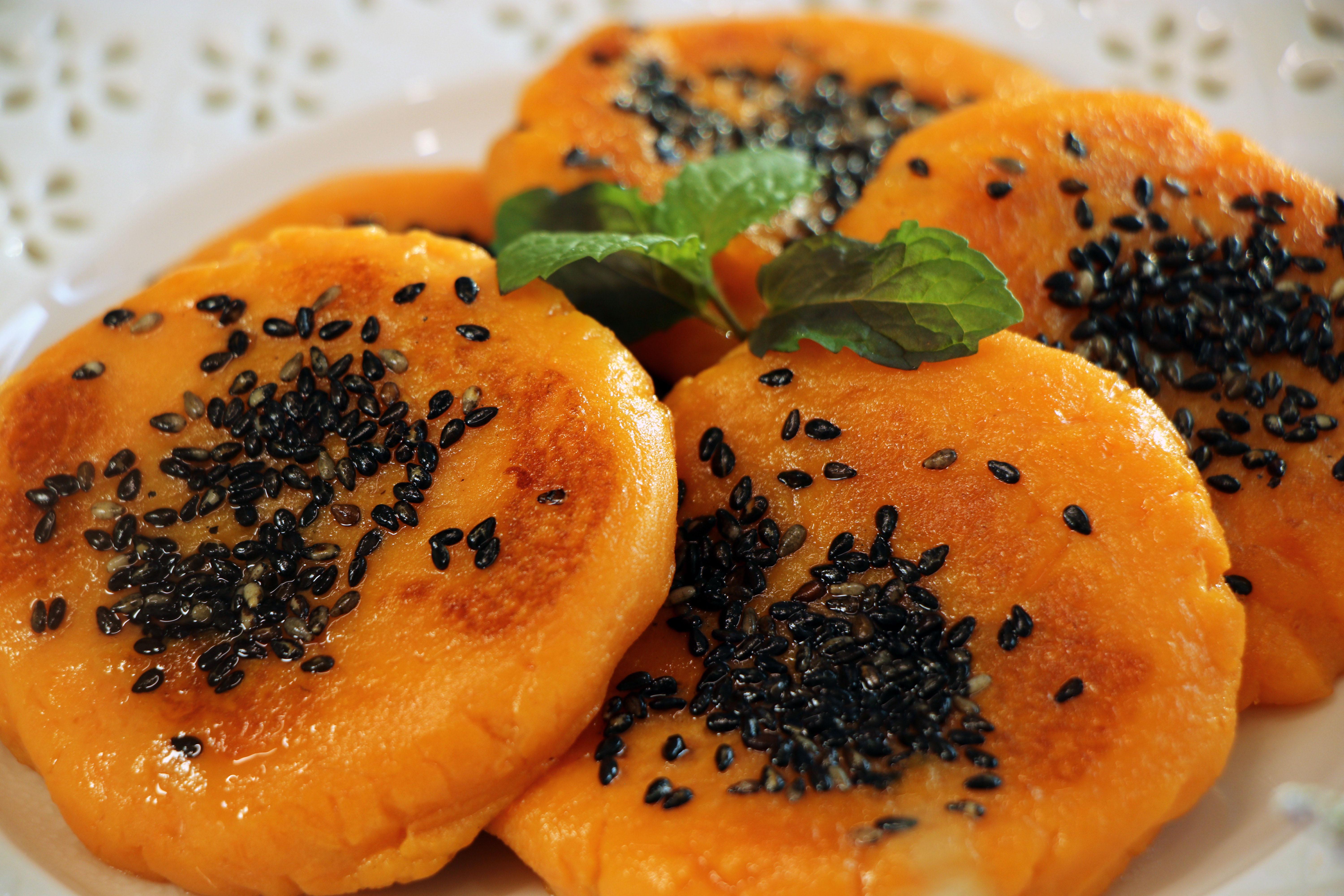 红薯饼最健康的做法无水不油炸媳妇做了一大盘上桌就吃光