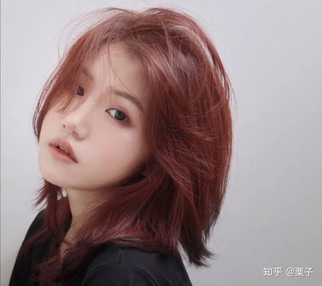 皮肤不算白的女生染什么颜色的头发好看,适合夏天的? - 知乎