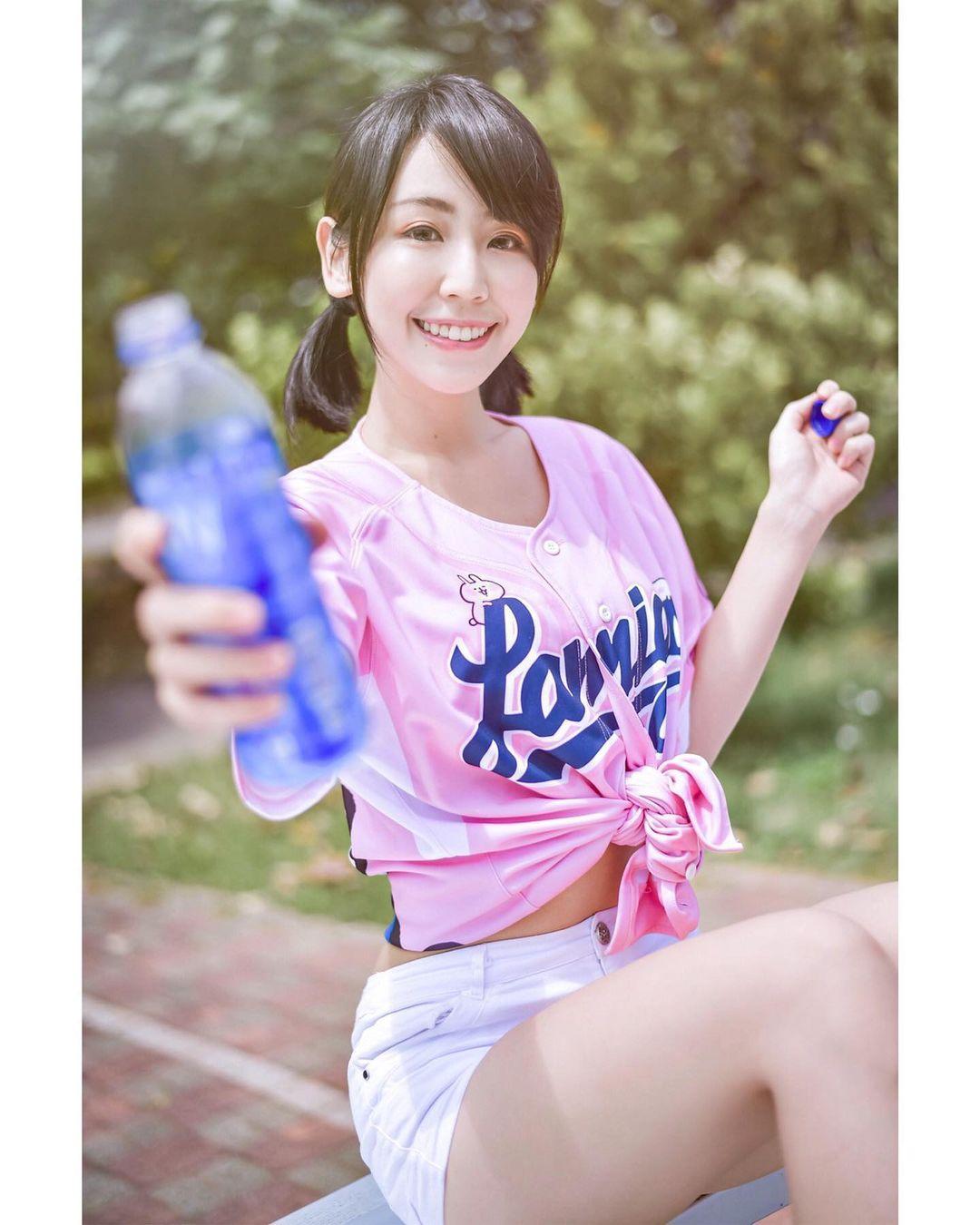 ins台湾女孩希希cc