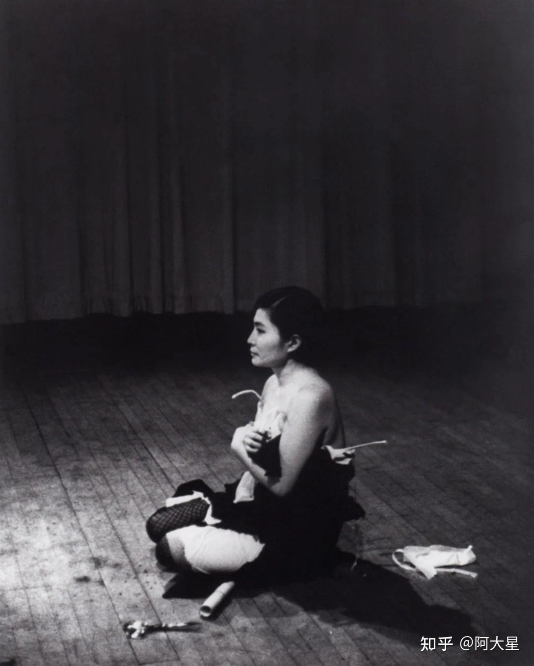 小野洋子《切片》,行为表演,1964年#艺术,心理分析​阿大星