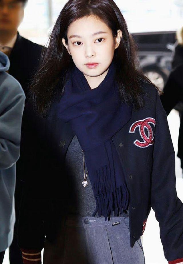 有没有blackpink金珍妮(jennie)的美图分享?(可做头像的内种)?