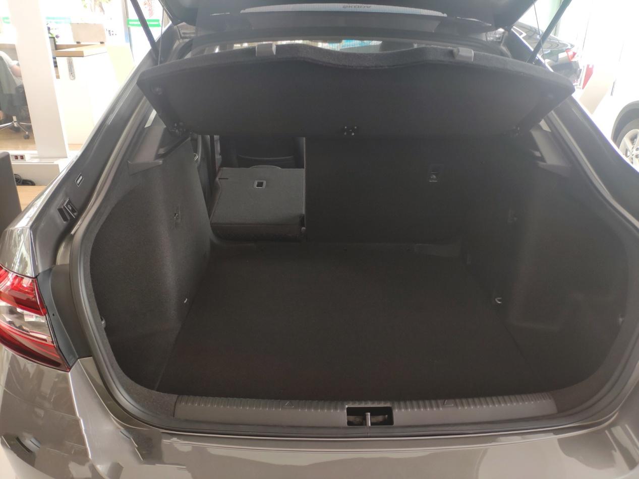 斯柯达明锐能把冰箱塞进后排但只配备两个安全气囊