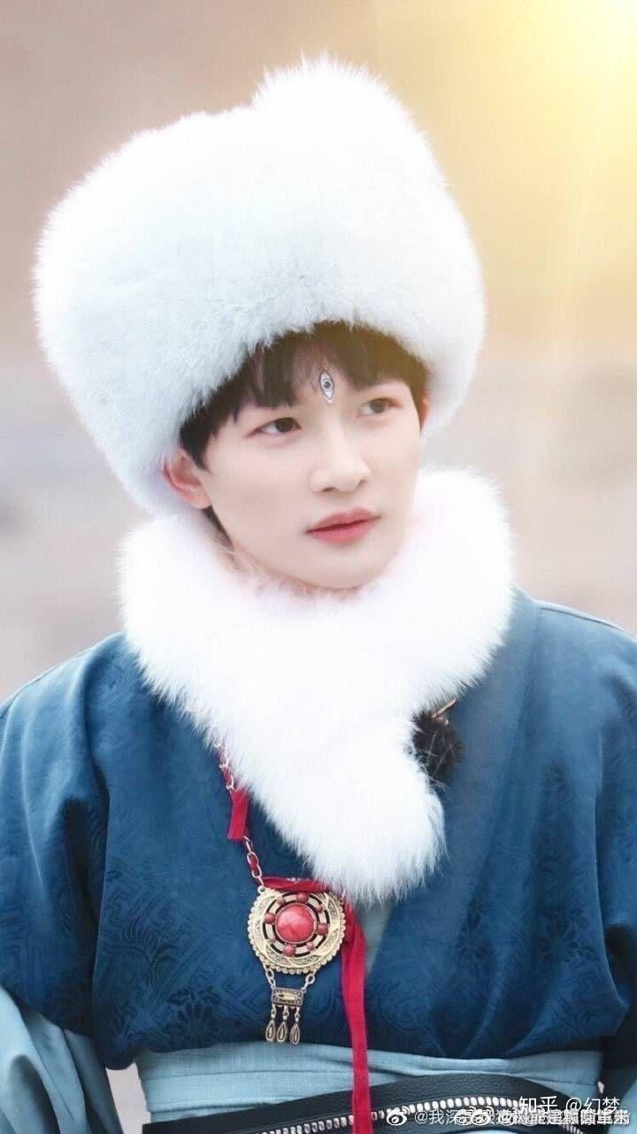 有没有周深超级可爱的照片呀~? - 知乎