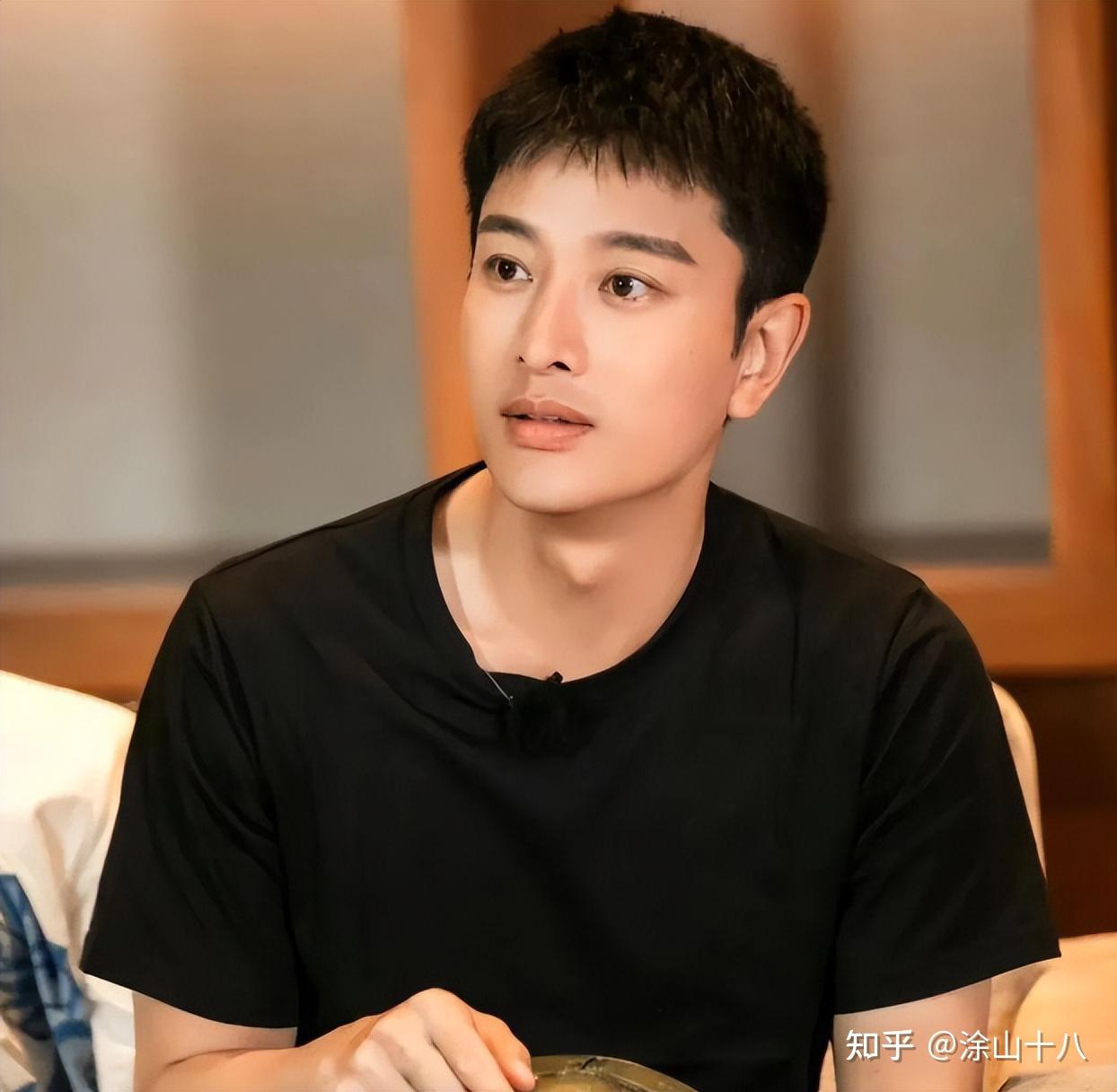 有种整容叫贾乃亮离婚前妻李小璐变化不大他却像换了个人