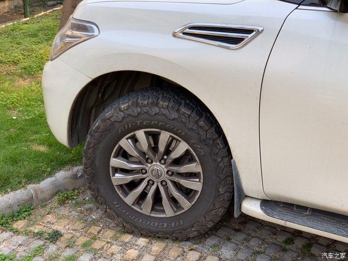 当楼兰遇到自家大哥途乐像个小兄弟