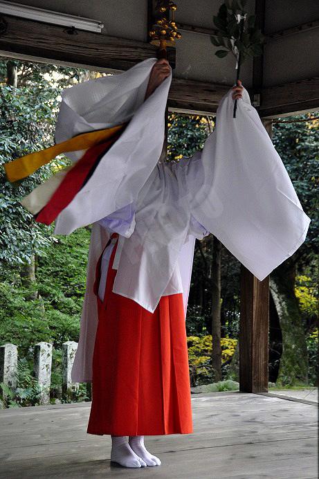 日本巫女的服装会因为地区而不同吗
