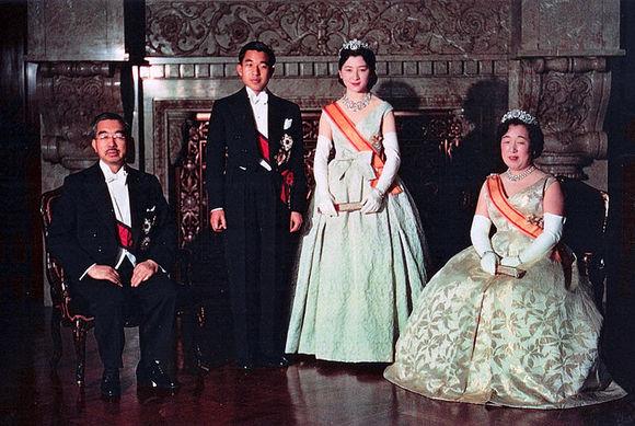 史上最美日本皇后 无双美貌换来59年囚牢般生活