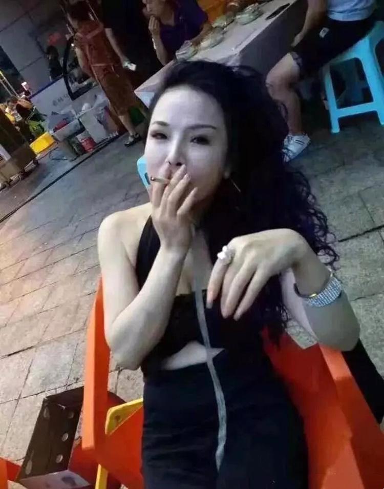 现有重庆市渝北区石船派出所所长童小华夫人李月坑夫