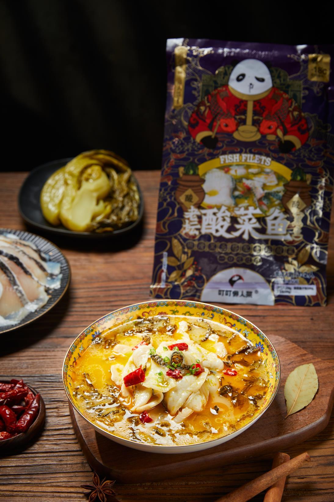 叮叮懒人菜联合创始人7问活黑鱼鲜切拒绝冷冻鱼柳品尝川蜀鲜味道