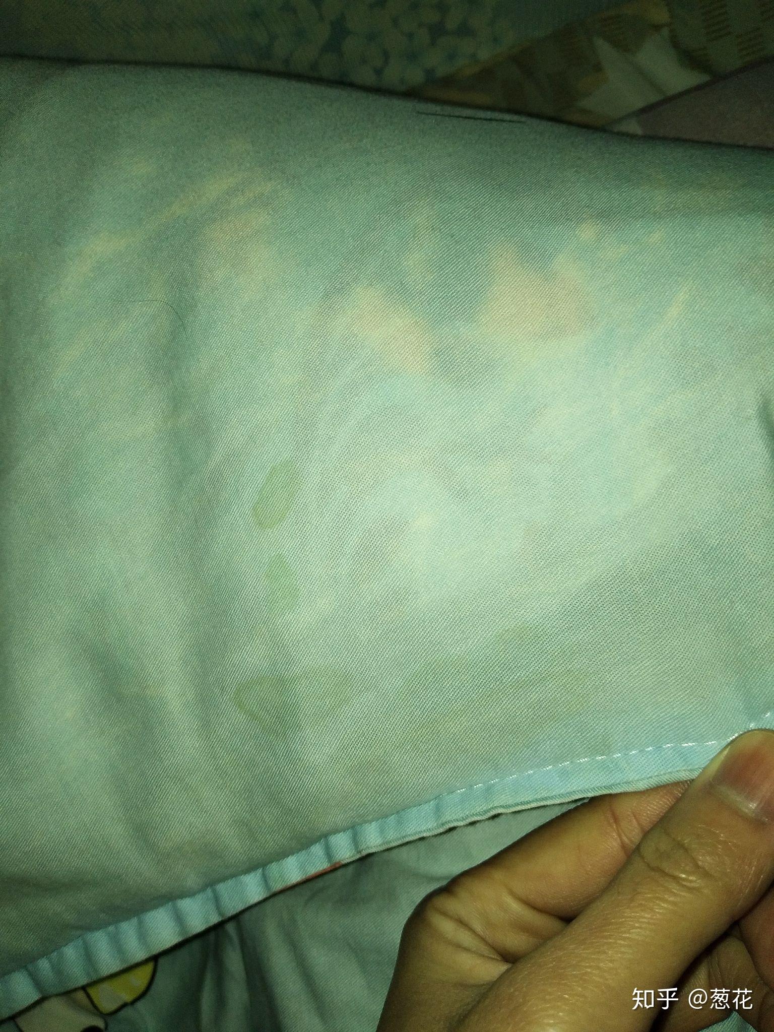 被子上这些水渍是怎么回事? - 知乎