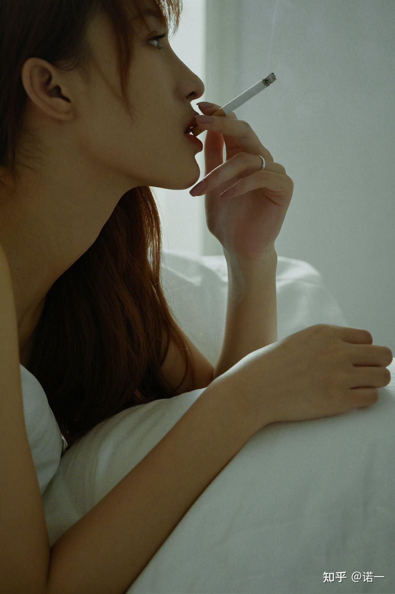 晒晒你朋友圈里女孩抽烟的照片? - 知乎