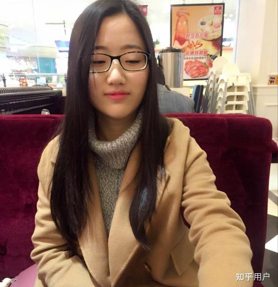 大二眼镜小冰视频有知道的麻烦整一套