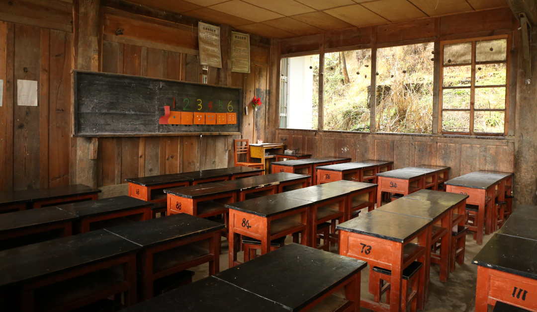 该怎么助力乡村教育我们用实际行动告诉你