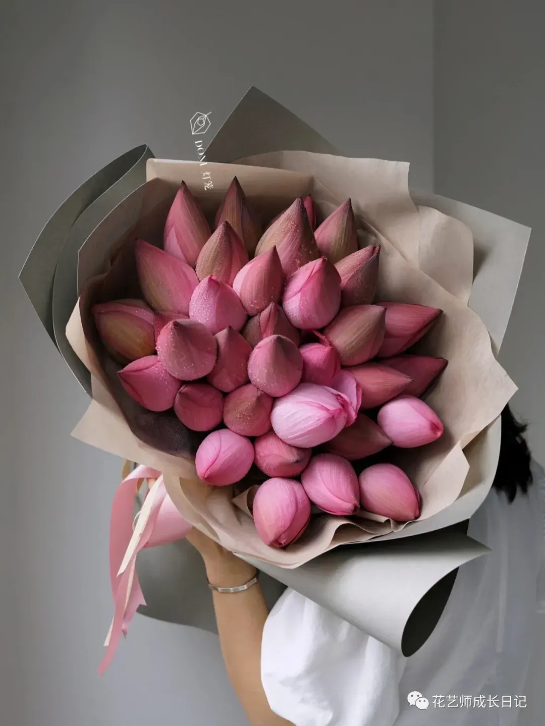 9 | 不用玫瑰,用荷花,七夕节的传统表达方式!