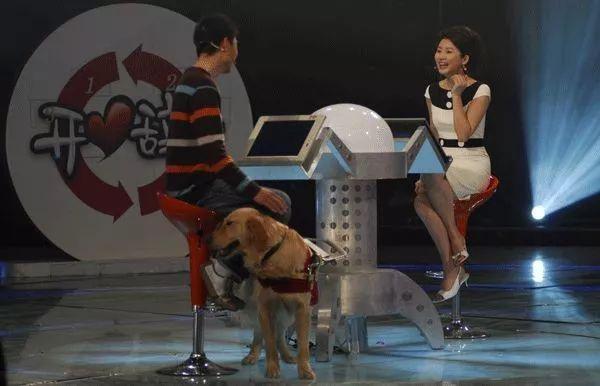 《开心辞典》:90 年代末,手机还没普及,有奖竞猜曾是电视业黄金时代里