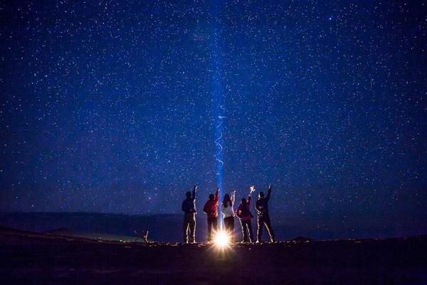 經典玩法(大漠腹地穿湖徒步,露營觀星) 推薦指數:5顆星