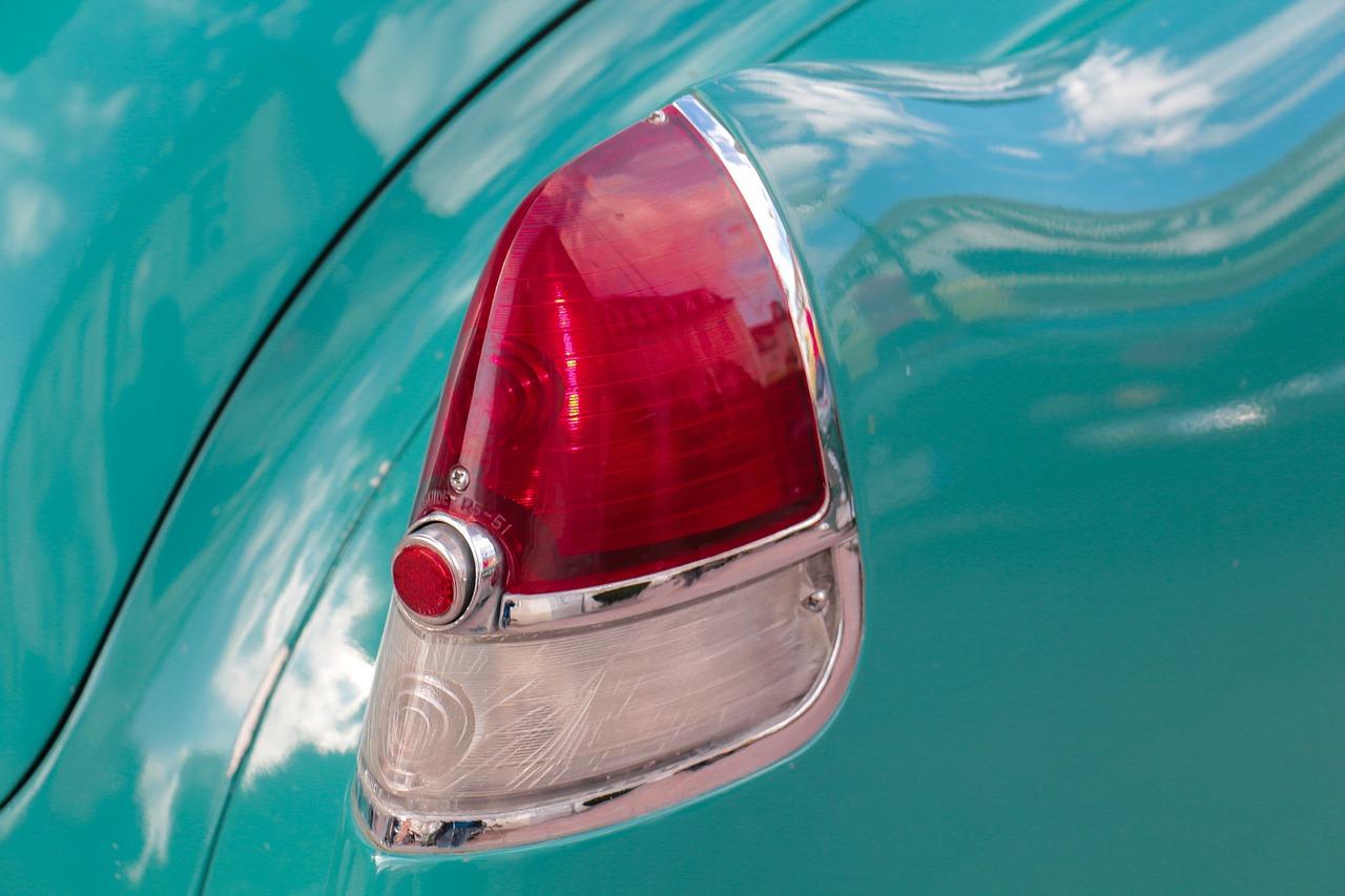 2. 使用增亮透镜