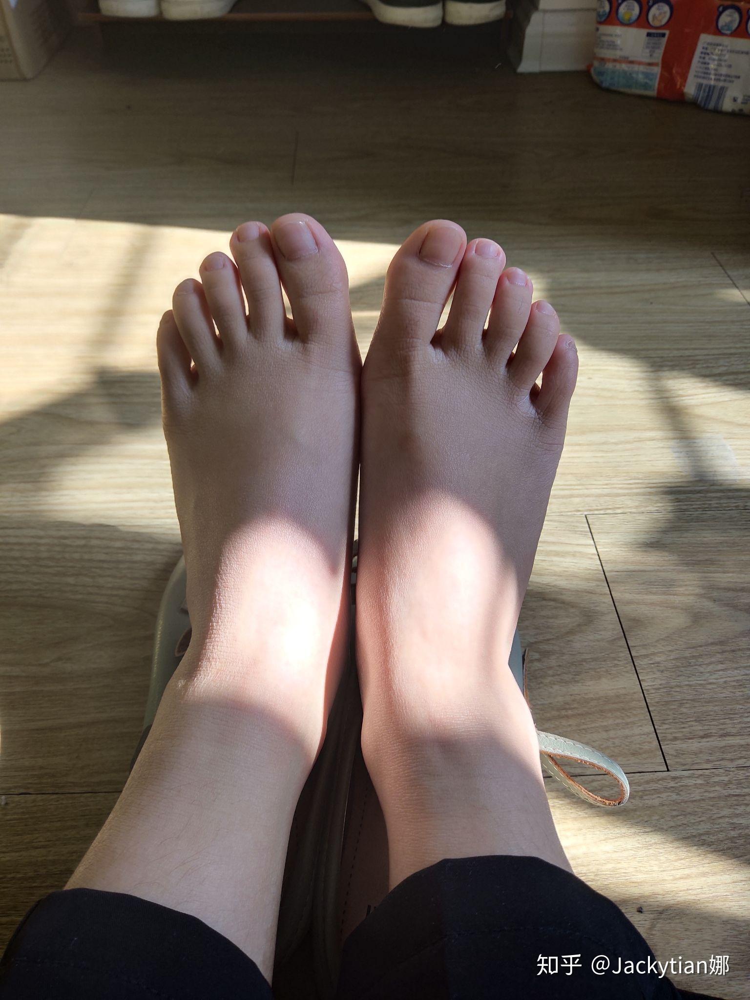 女孩子有双特别小的脚是种怎样的体验